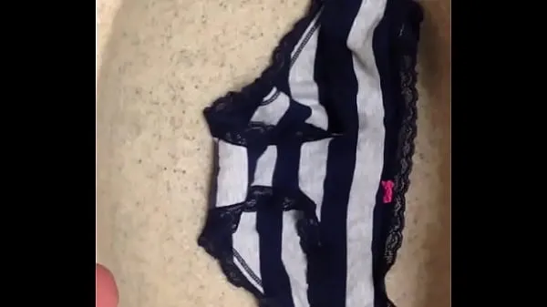 Najlepsze Pissing on my girlfriends panties megaklipy