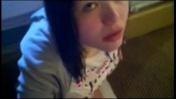 Beste emo girl 18 yrs sucking cock megaklipp