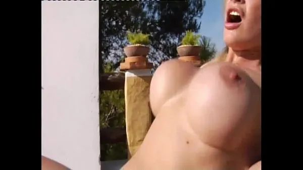 Bedste Italian pornstar with big tits fucked hard on the sun mega klip