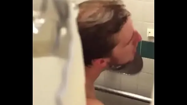 Beste Freund klopft einen in die Dusche Mega-Clips