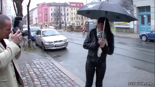 Najlepšie Teeny is approached on the street and fucked for money mega klipy