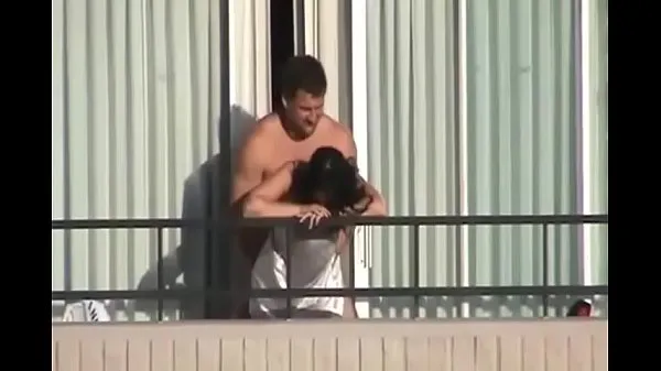 Meilleurs bjmypep Couple baise sur le balcon de la propriété - 2 méga-clips