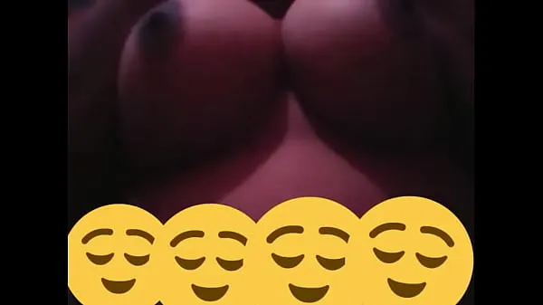 أفضل My busty lover touches herself for me المقاطع الضخمة