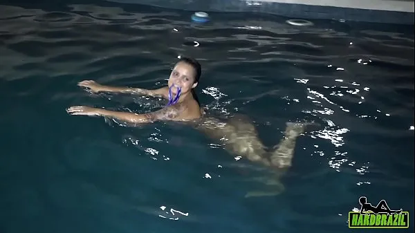Ninfeta Jennifer Matrix swimming as she came to the world in the pool with the little tits outside Klip mega terbaik