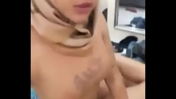 Muslim Indonesian Shemale get fucked by lucky guy Klip mega terbaik