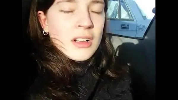 Mejores Chica joven se mete los dedos en el coche megaclips