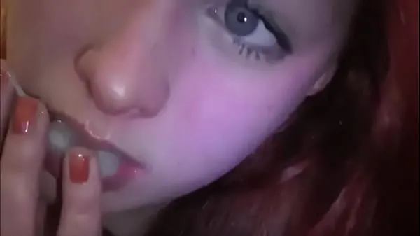 بہترین Married redhead playing with cum in her mouth میگا کلپس
