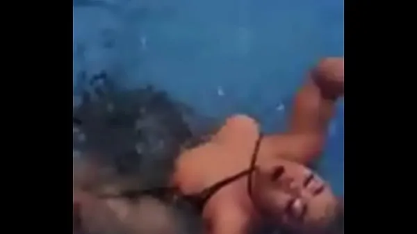 Meilleurs Lesbiennes ont obtenu dans une piscine lekki Lagos Nigeria méga-clips