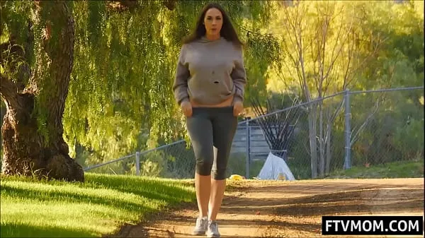 Meilleurs Chanel Preston clignotant seins naturels en plein air méga-clips