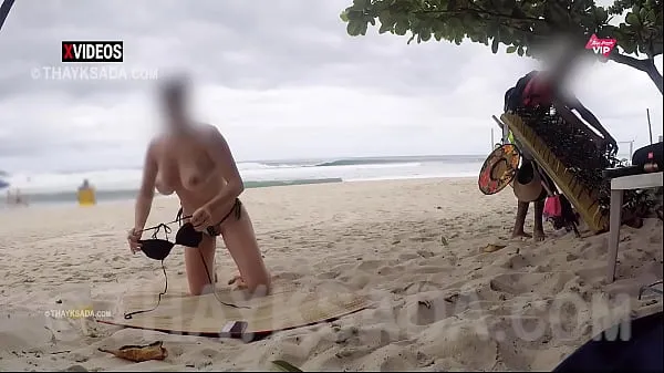 Nejlepší Hot Wife showing her breasts to the saleswoman on the beach mega klipy