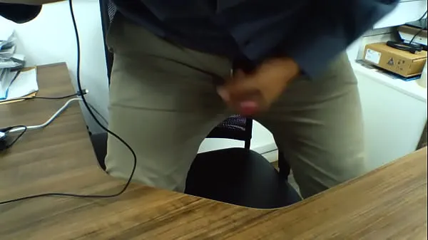 Najboljši handjob at the office mega posnetki