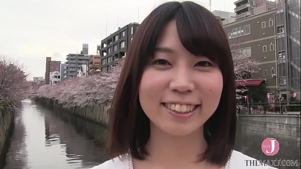 Mejores Japonesa sonriente en ropa interior blanca disfruta de que le toquen y le lamen el coño megaclips