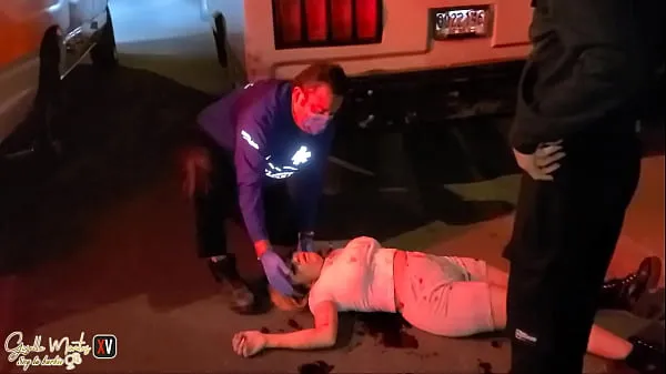 Meilleurs J'ai eu un accident et l'ambulance m'a donné beaucoup de fièvre et j'ai fini par baiser très riche avec les acteurs les plus célèbres méga-clips