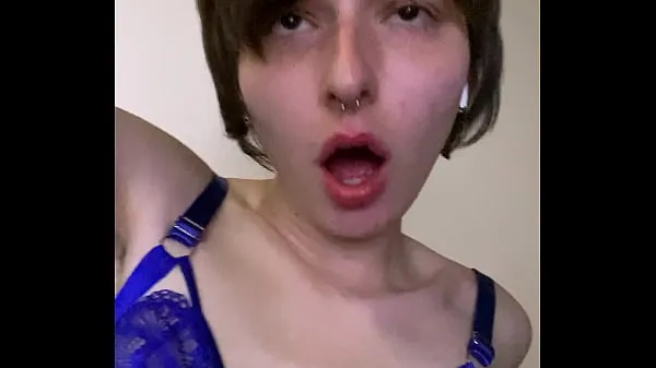 Nejlepší Tranny loves to bounce on cock mega klipy