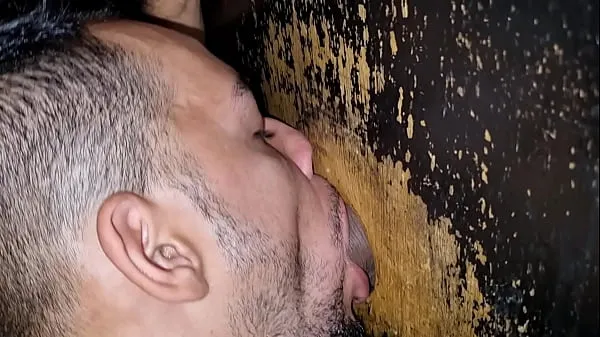 Mejores Chupé una polla muy gruesa en el glory hole - FULL RED megaclips