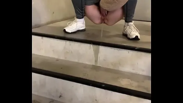 on my birthday i'm so naughty and piss in the public stairwell Klip mega terbaik