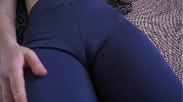 I migliori Ragazza amatoriale in leggings che prende in giro il suo grosso dito di cammello mega clip