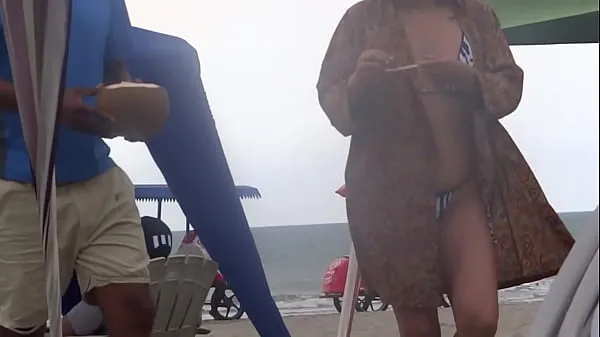 Beste Ich flashe mich am Strand und der Freund meines Mannes zeigt mir sehr aufgeregt seinen harten Schwanz und wir haben vollen Sex Mega-Clips