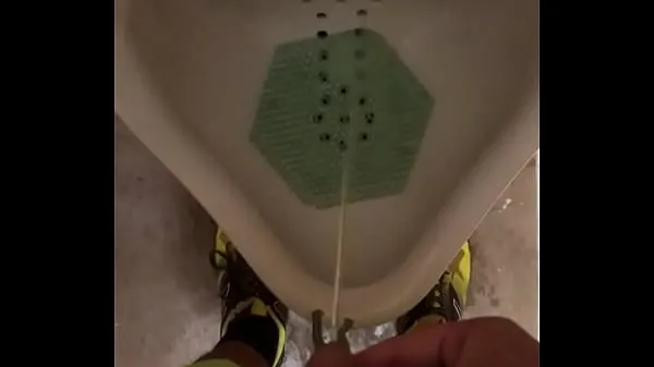 Bästa Male pees in urinal after workout megaklippen